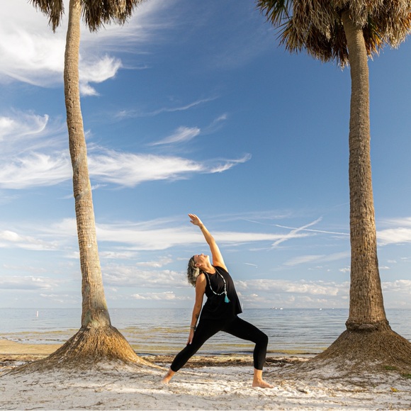 Meet your Posher, Dawn - Picture 3 of 3